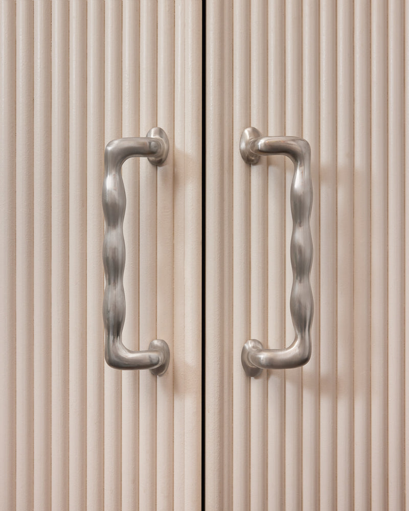 Jumbo Wave Handle, Brushed Nickel