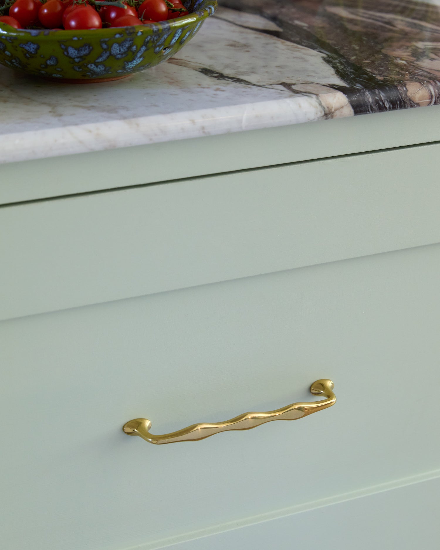 Wave Handle, Aged Brass