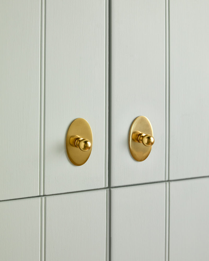 Oval Backplate, Aged Brass